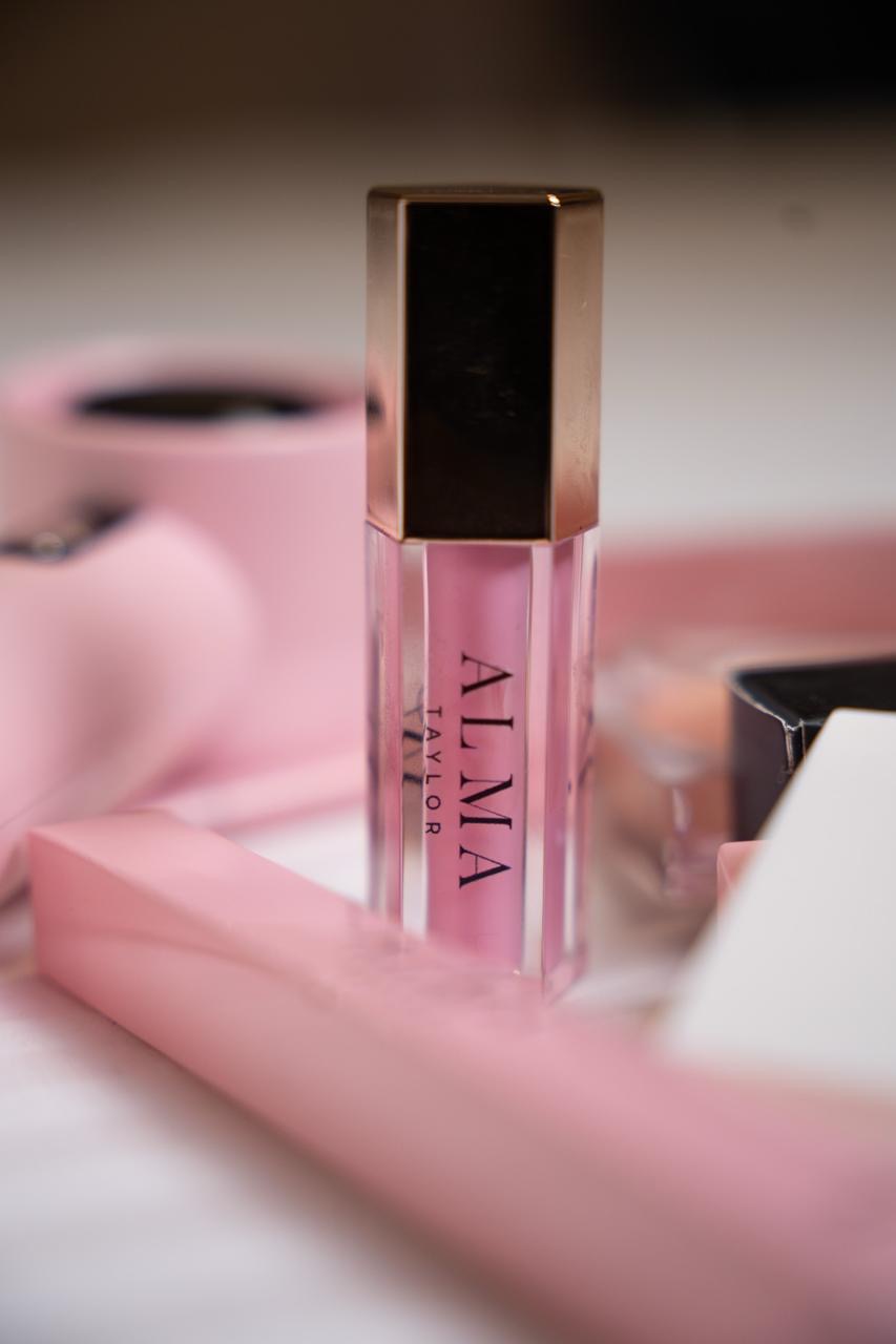 ALMA Lip Gloss product display